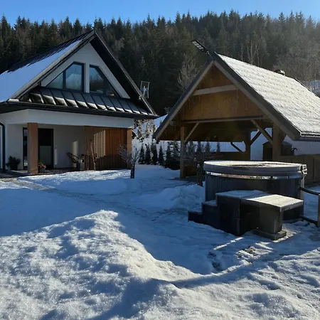 Soskówka Przy Szlaku Na Lubań